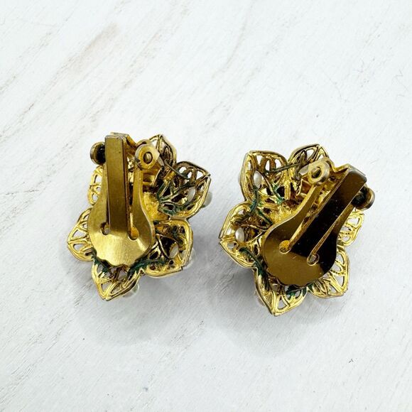 Vtg Cobalt Blue Domed Glass Clip On Earrings Gold Filigree Flowers Faux Pearls - Picture 7 of 9